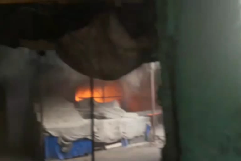 fire caught in old vegetable market of hanumanganj area of bhopal