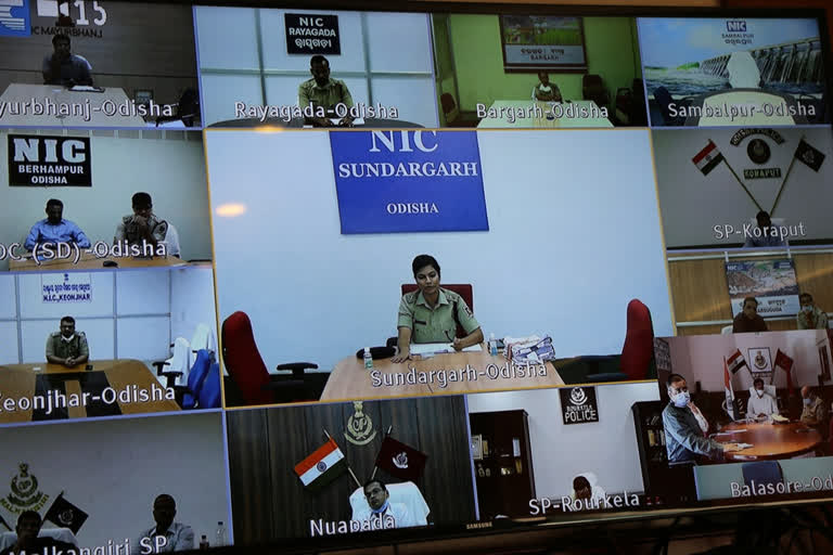 dgp abhay, video conference, cuttack latest news, dgp's video conference in cuttack, ଡିଜିପି ଅଭୟ, ଭିଡିଓ କନଫରେନ୍ସ, କଟକ ଲାଟେଷ୍ଟ ନ୍ୟୁଜ୍‌, କଟକରେ ଡିଜିପିଙ୍କ ଭିଡିଓ କନଫରେନ୍ସ