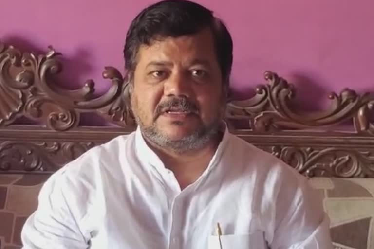 pravin darekar