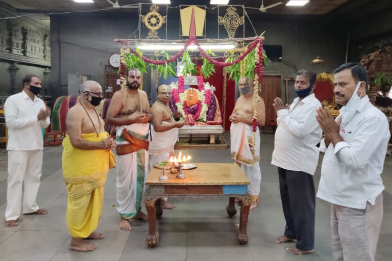 unjal seva program in yadadri laxmi narsimha swami temple