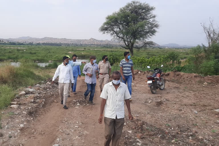 Attack on illegal sand maffiya in gangavathi