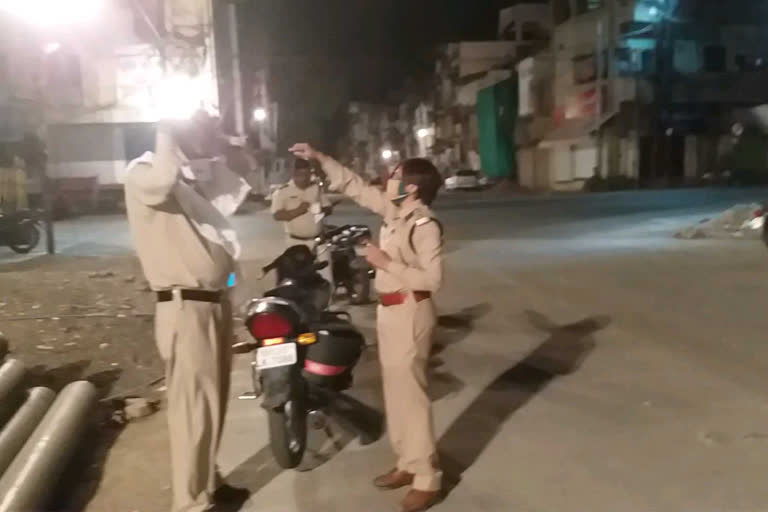 Sick policemen are also following lockdown in indore