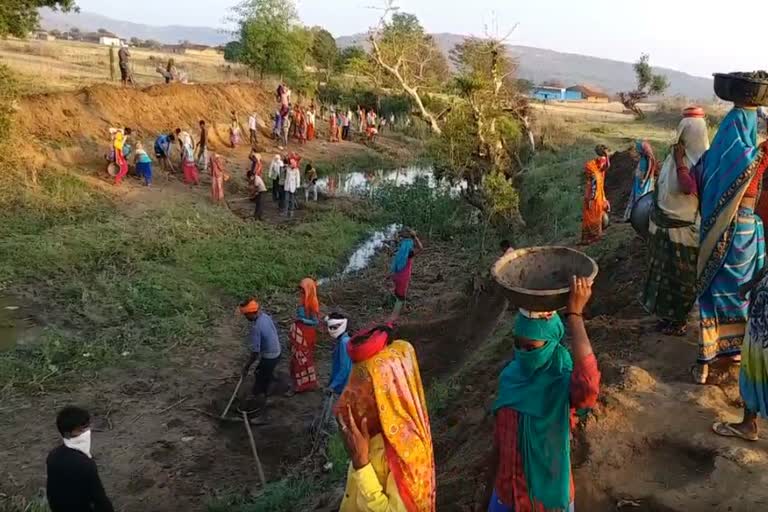 rules being ignored in mgnrega works in chitrakoot