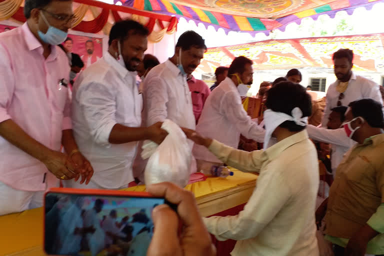 groceries distribution to auto drivers in rajavaram