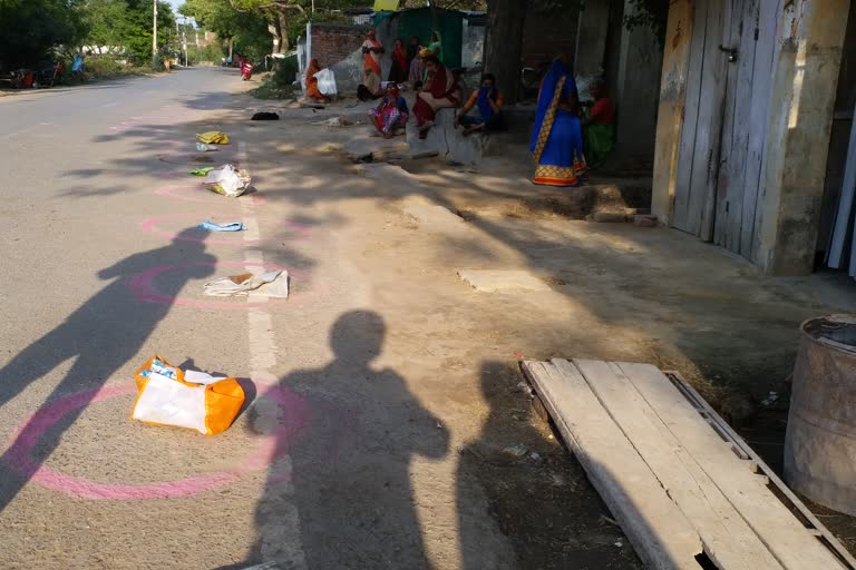 ration bags are kept in a circle in jaunpur