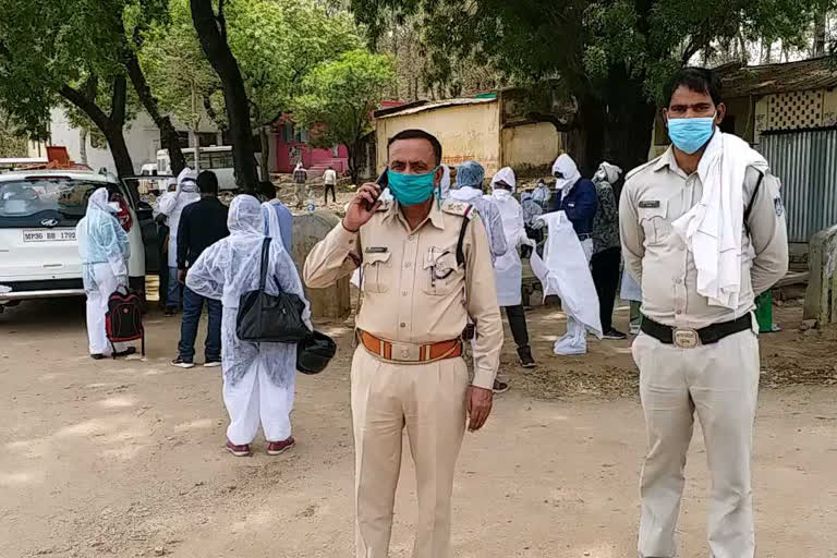 Two young men returned after winning the battle against Corona in tikamgarh