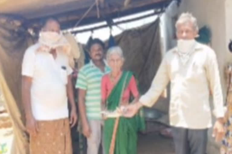 food packets distribution in vepalasingaram