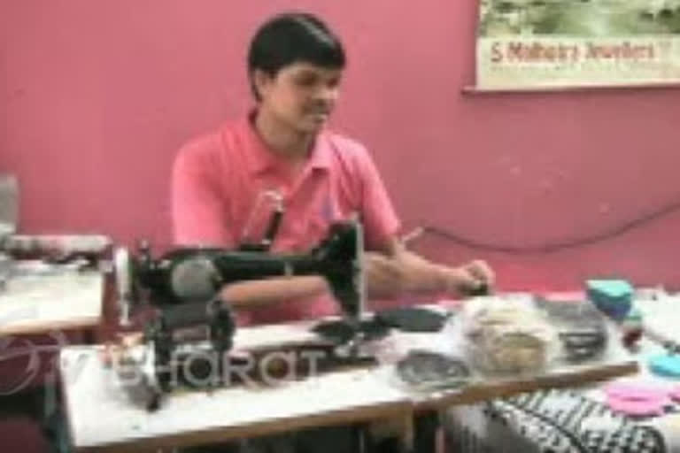 Tailor makes and distributes masks free of cost among needy