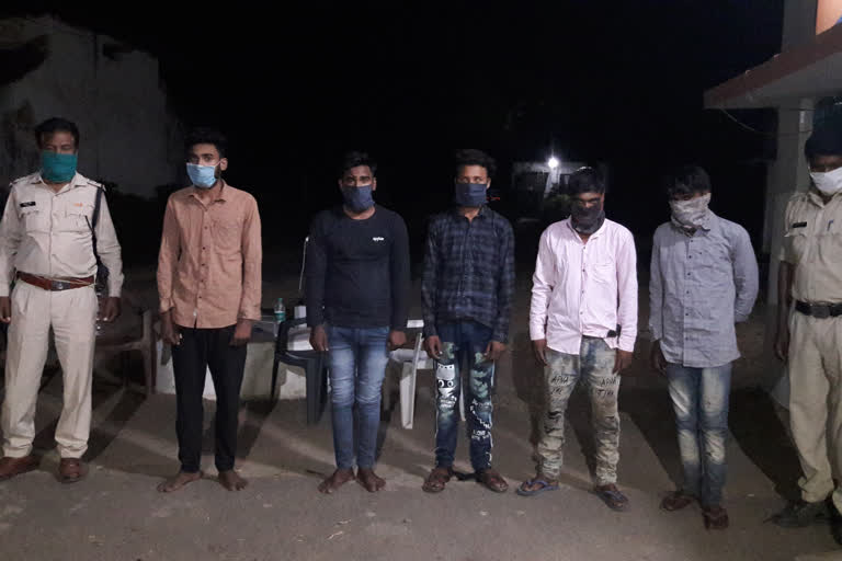 Crooks who attacked police arrested in mandala