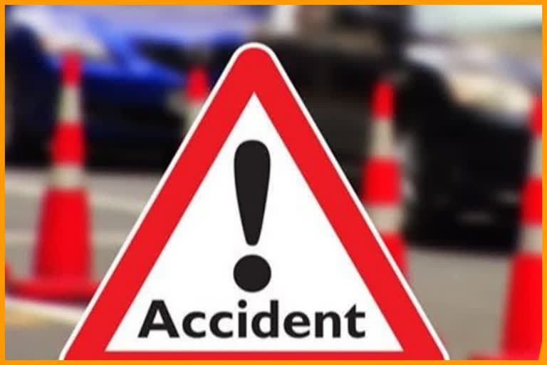 one man died in road accident at nandigama in krishna