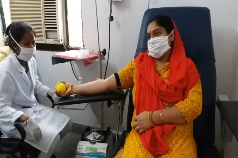 Brahmin girl donated blood for a Muslim girl in Dindori