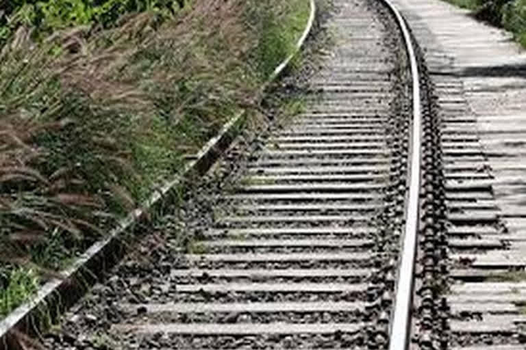 rail accident Urali-Loni route മുംബൈ പൂനെ ജംഗ്ഷന് യുറാലി, ലോണി റെയിൽ‌വേ ലൈനുകൾ ലോക്കോ പൈലറ്റ്