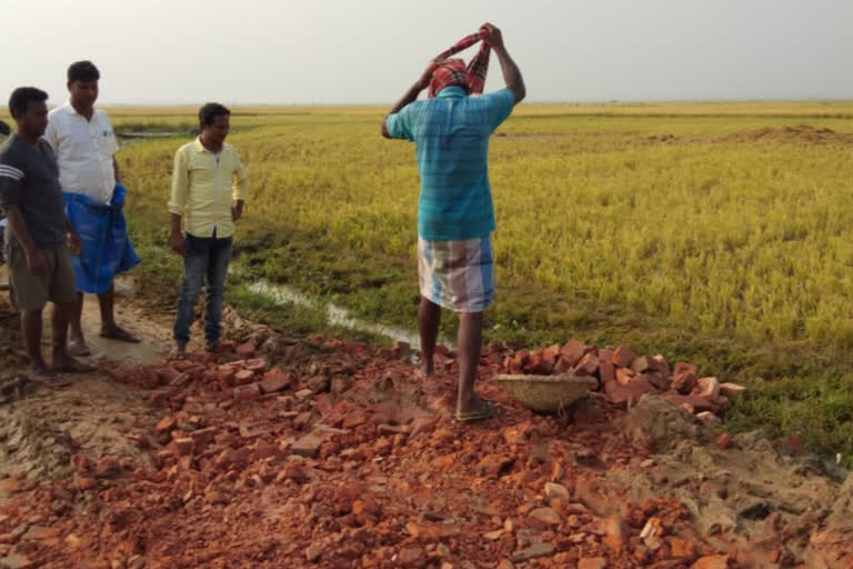 political parties stands together for farmers in malda