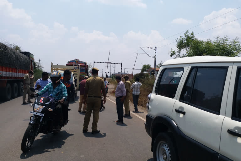 പത്തനംതിട്ട ജില്ല വിദ്യാര്‍ഥിനികള്‍ അതിർത്തി കടന്ന് കേരളത്തിലെത്തി ക്വാറന്റൈന്‍ കേന്ദ്രങ്ങളിലേക്ക് വെല്ലൂരിലെ 24 നഴ്‌സിങ് വിദ്യാര്‍ഥിനികള്‍ crossed Tamil Nadu border and reached kerala