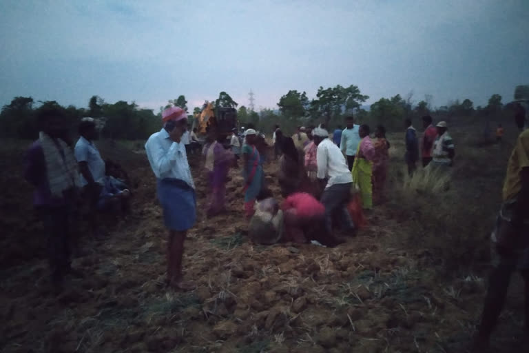 podu farmers protest at yellandu in bhadhradri kothagudem district