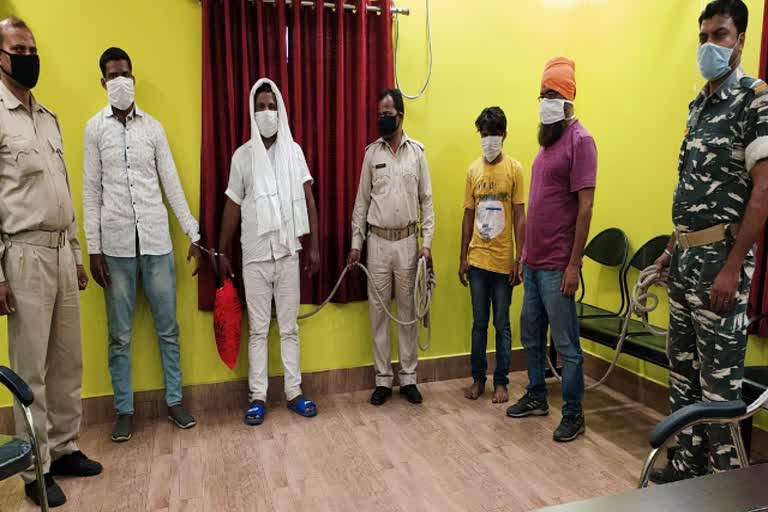 Police arrested four battery thieves in jamshedpur