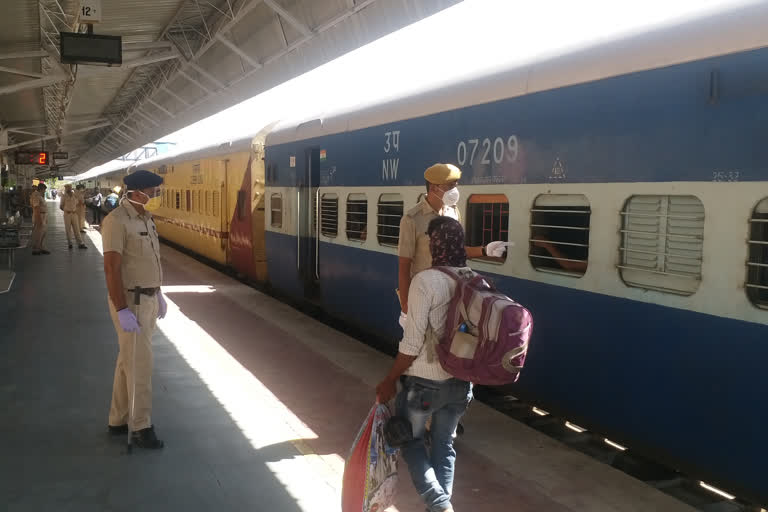 Barmer news, Special migrant train, lockdown