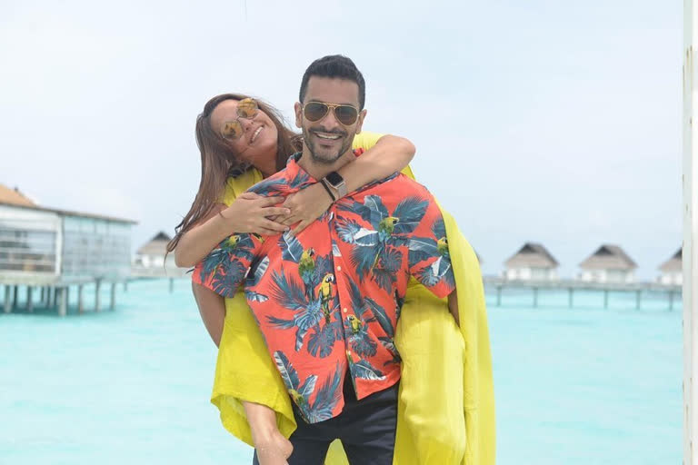 Neha dhupia angad bedi to celebrate wedding anniversary instagram live sent invitation to fan