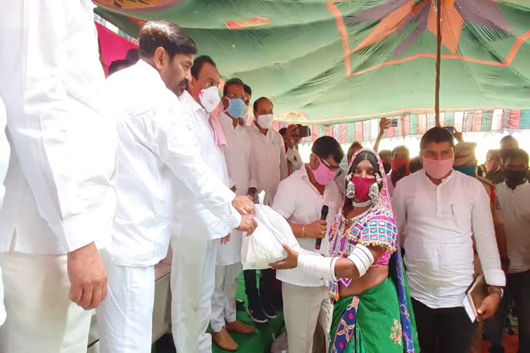 trs party distributed grocery in choutuppal mandal yadadri bhuvanagiri district