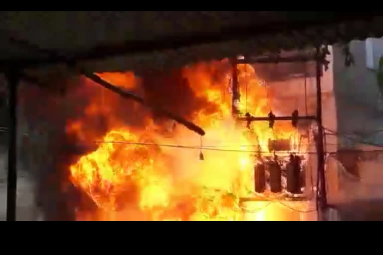 Fierce fire in transfer of a colony of Indore