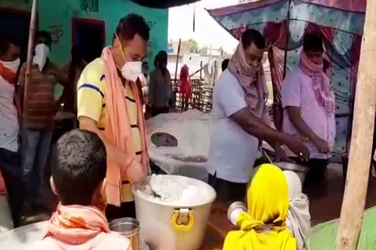 Modi diet camp organized for provide food to poor people in Ranchi