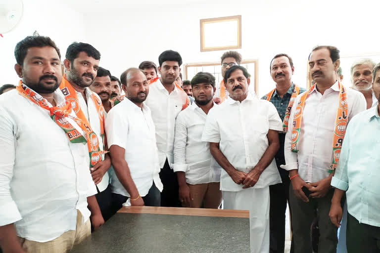 ycp candiates changed party from ycp to BJP in cadapa dst jammalmaduhu