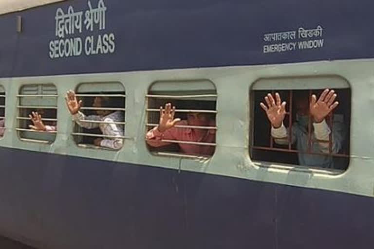 Special train carrying 1,200 migrants leave Jalna for UP