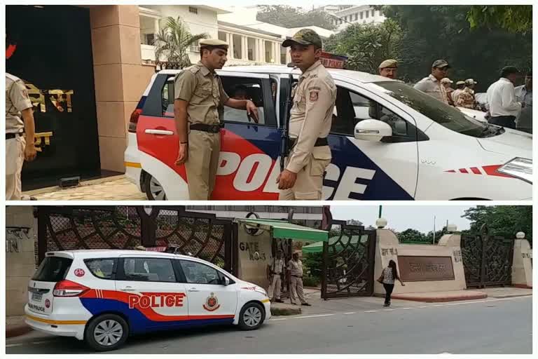 delhi police pcr helps pregnanat lady to reach hospital during lockdown