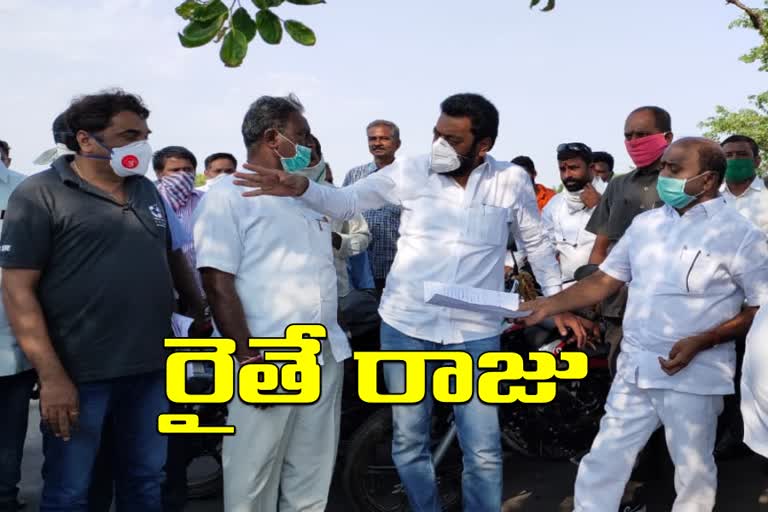 MLA Challa Dharmara Reddy inspected the drainage works at the Bollikunta in Warangal rural district