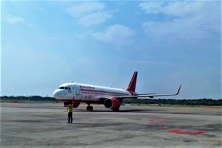 118-members-reached-hyderabad-from-america-on-special-flight