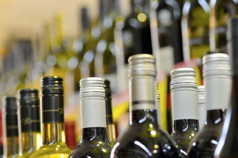 Kerala mulls online sale of liquor