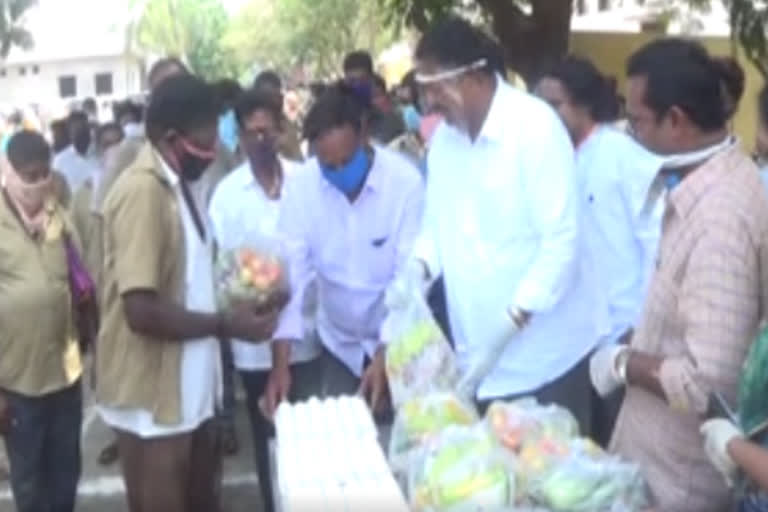 grossaries distribution to auto drivers by ycp leaders