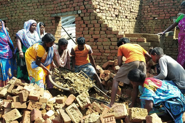 effects of storm in kulti, asansol