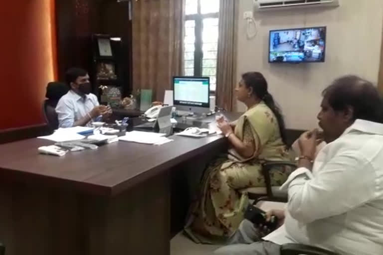 nagari mla roja meets chittor collector