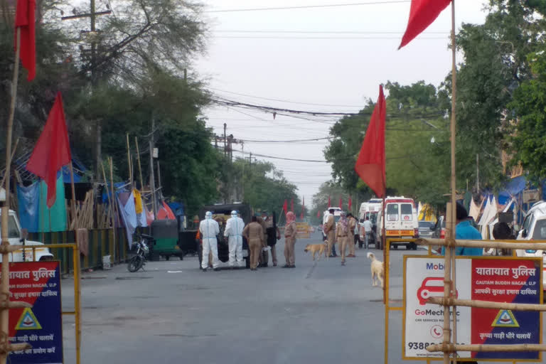 people are taken to quarantine center from noida sector-8