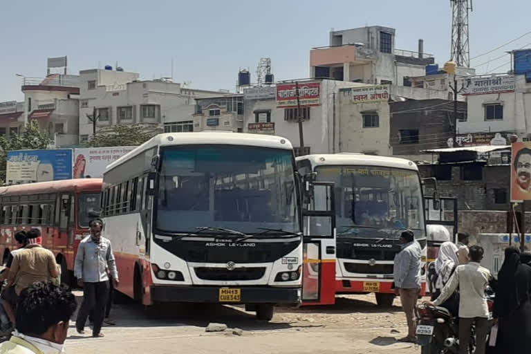 workers stranded in Parbhani leave for Madhya Pradesh