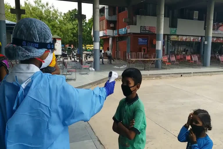 medical checkup of migrant labour in chandigarh