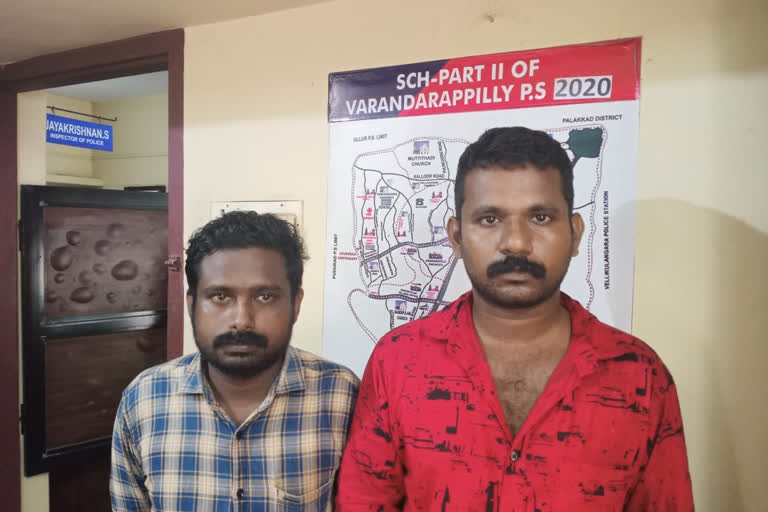 തൃശൂർ  trissur  ചാരായം  വരന്തരപ്പിള്ളി  two got arrested  scooter selling  സ്കൂട്ടറിൽ