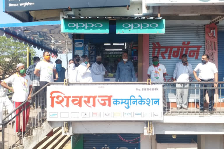 shops reopen in baramati  baramati pune lockdown  baramati pune news  baramati corona update  baramati latest news  बारामती कोरोना अपडेट  बारामती कोरोना पॉझिटिव्ह  बारामती लॉकडाऊन