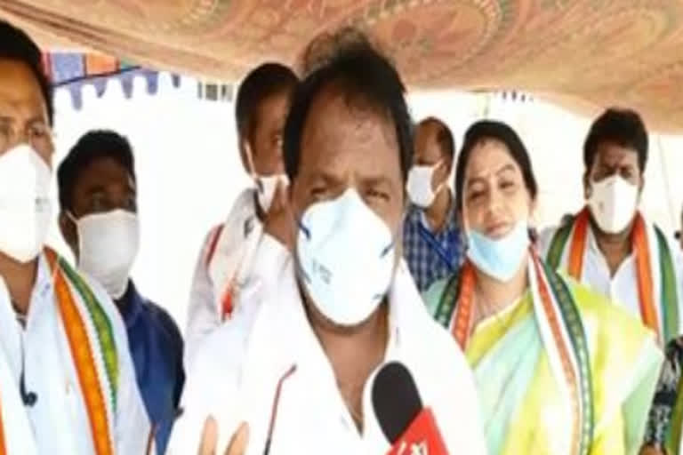 pcc president sailajanath visit vizag lg polymers gas leak victims