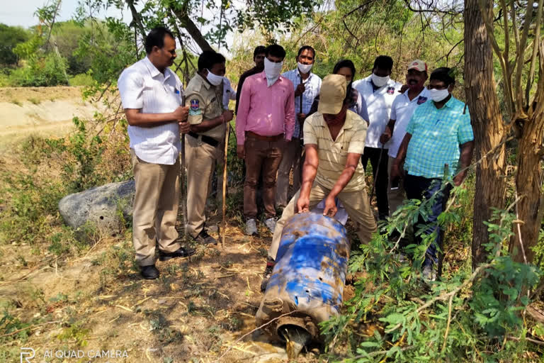 excise officers ride on gudumba settlements in warangal rural district