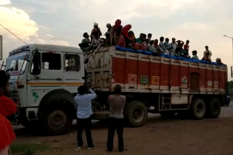 Workers reached Raipur by putting their lives at risk