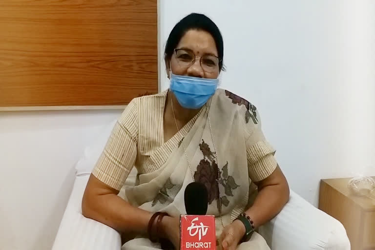 renuka-singh-applauded-raipur-aiims-doctor