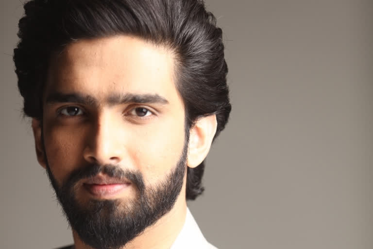 Amaal Mallik records with Macedonian Symphonic Orchestra for Saina biopic