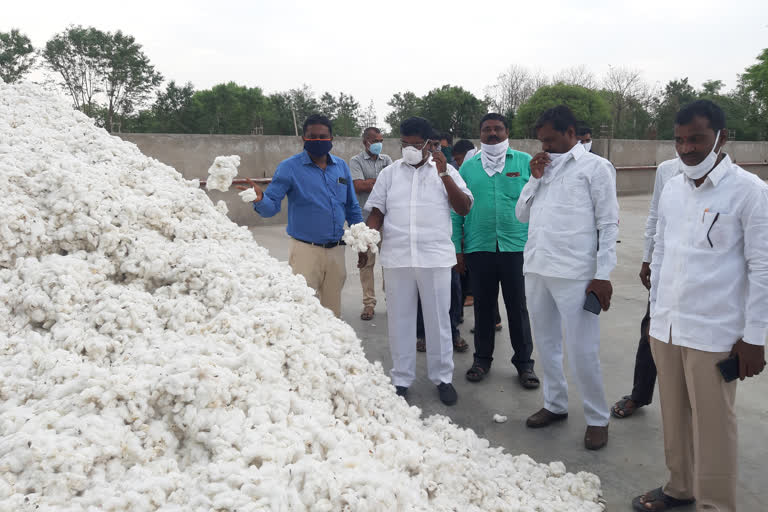 mla visited cci purchase center in madnooru