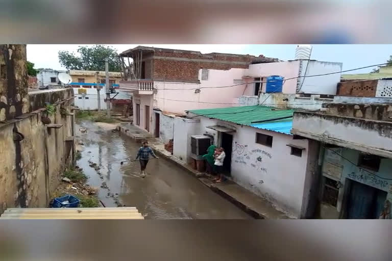 alwar news,  etvbharat news,  rajasthan news,  ramgarh news,  रामगढ़ में बारिश,  Rain in alwar,  अलवर में मौसम बदला