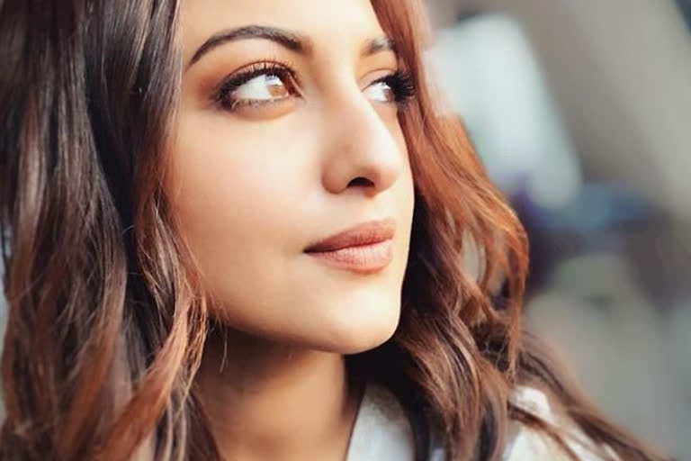 sonakshi sinha sunday selfie