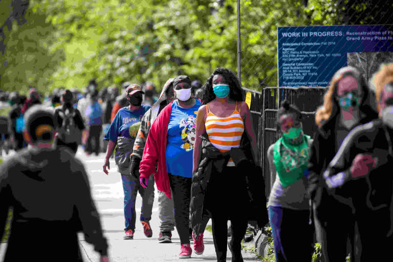 People wearing mask in New York