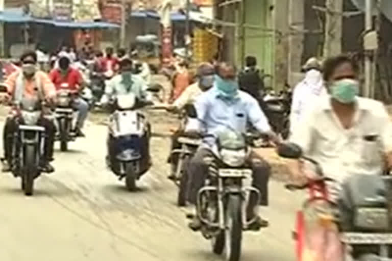 crowd in adilabad district due to lock down Relaxation