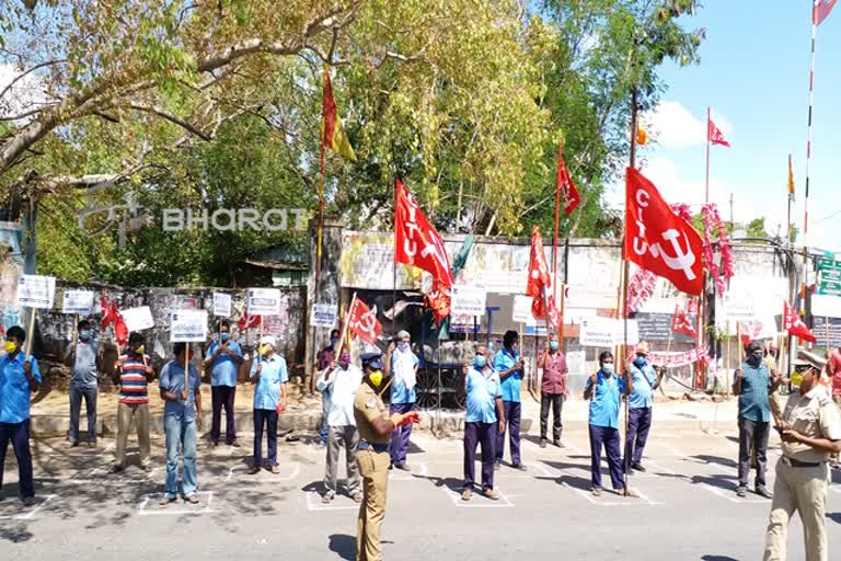 Transport workers protest against central government